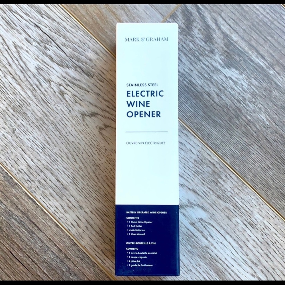 PERFECT FOR THE HOLIDAYS! New Mark & Graham Electric Wine Opener w/batteries